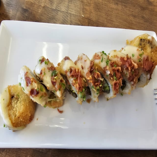 Mar y Tierra Sushi.